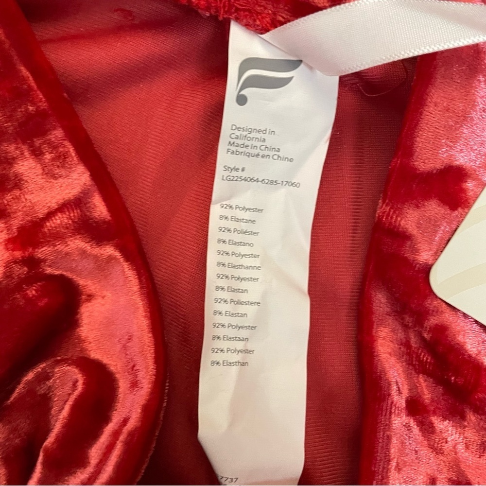 NWT New $75 Fabletics Red Crushed Velour Crossover Legging Size S - Picture 6 of 10